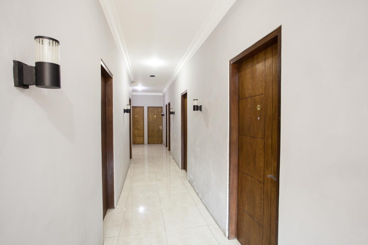 Reddoorz Near Marvel City Mall Wonotjolo Kültér fotó