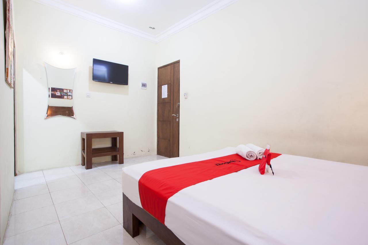 Reddoorz Near Marvel City Mall Wonotjolo Kültér fotó