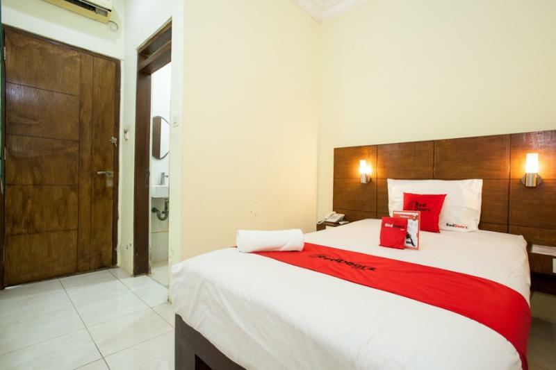 Reddoorz Near Marvel City Mall Wonotjolo Kültér fotó